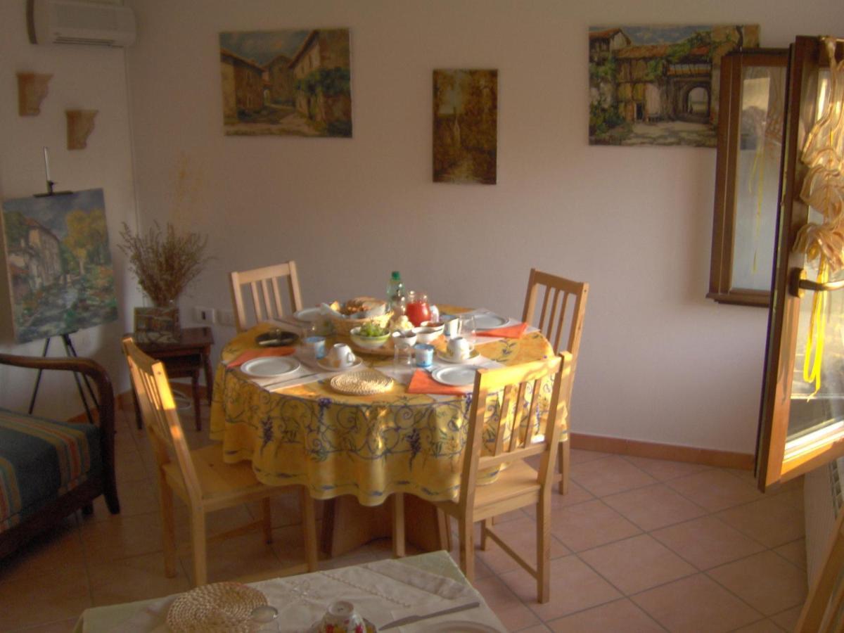 B&B Fox'S Hill Urbania Buitenkant foto